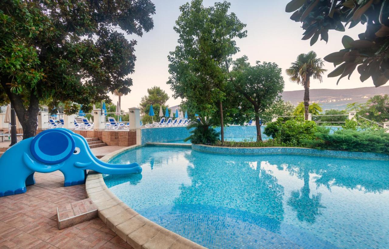 Hunguest Hotel Sun Resort Херцег-Нови Экстерьер фото