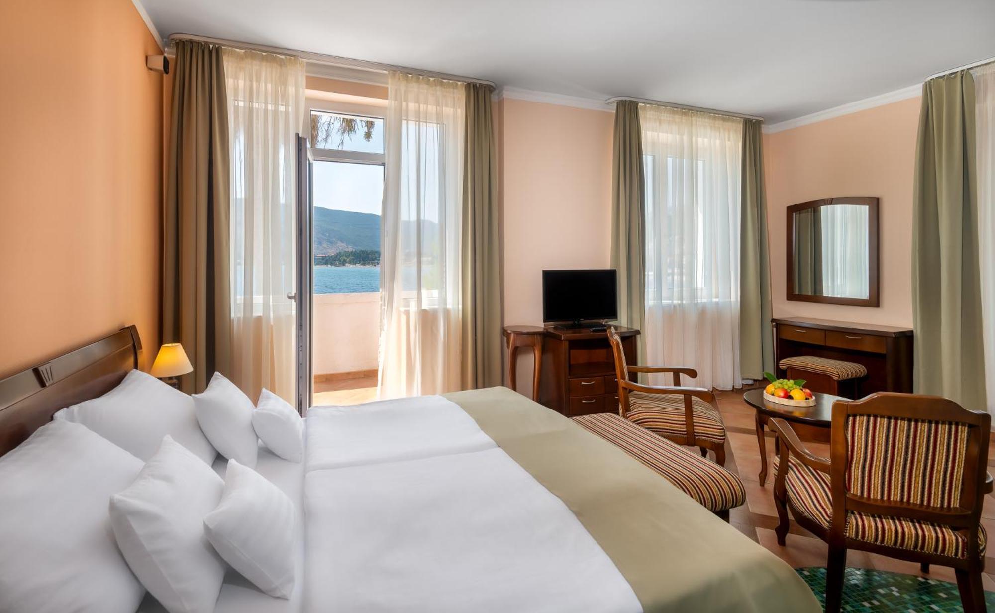 Hunguest Hotel Sun Resort Херцег-Нови Экстерьер фото