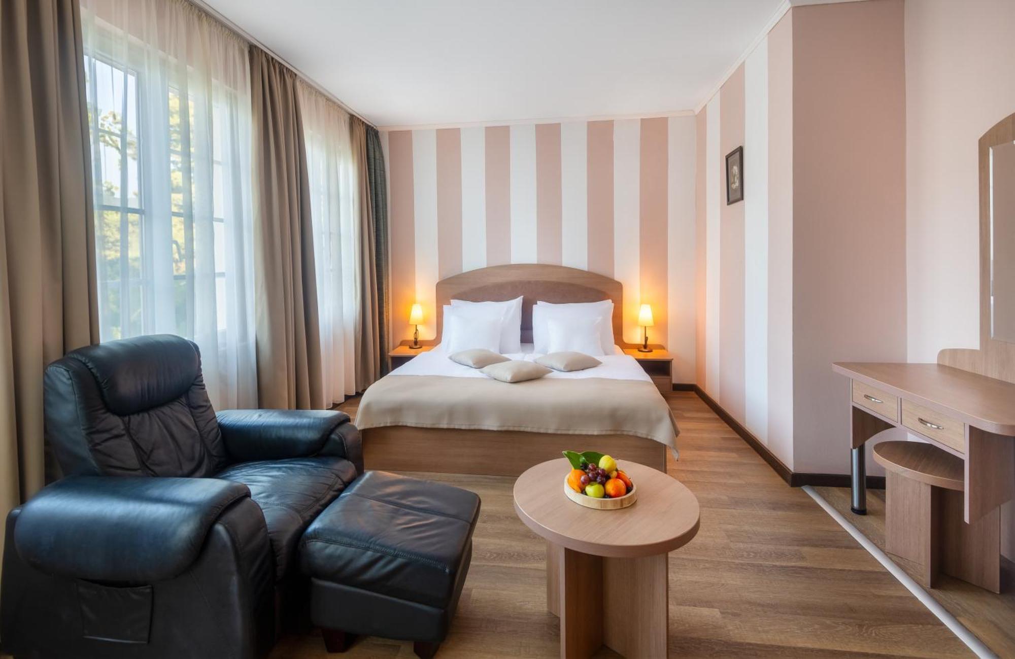 Hunguest Hotel Sun Resort Херцег-Нови Экстерьер фото