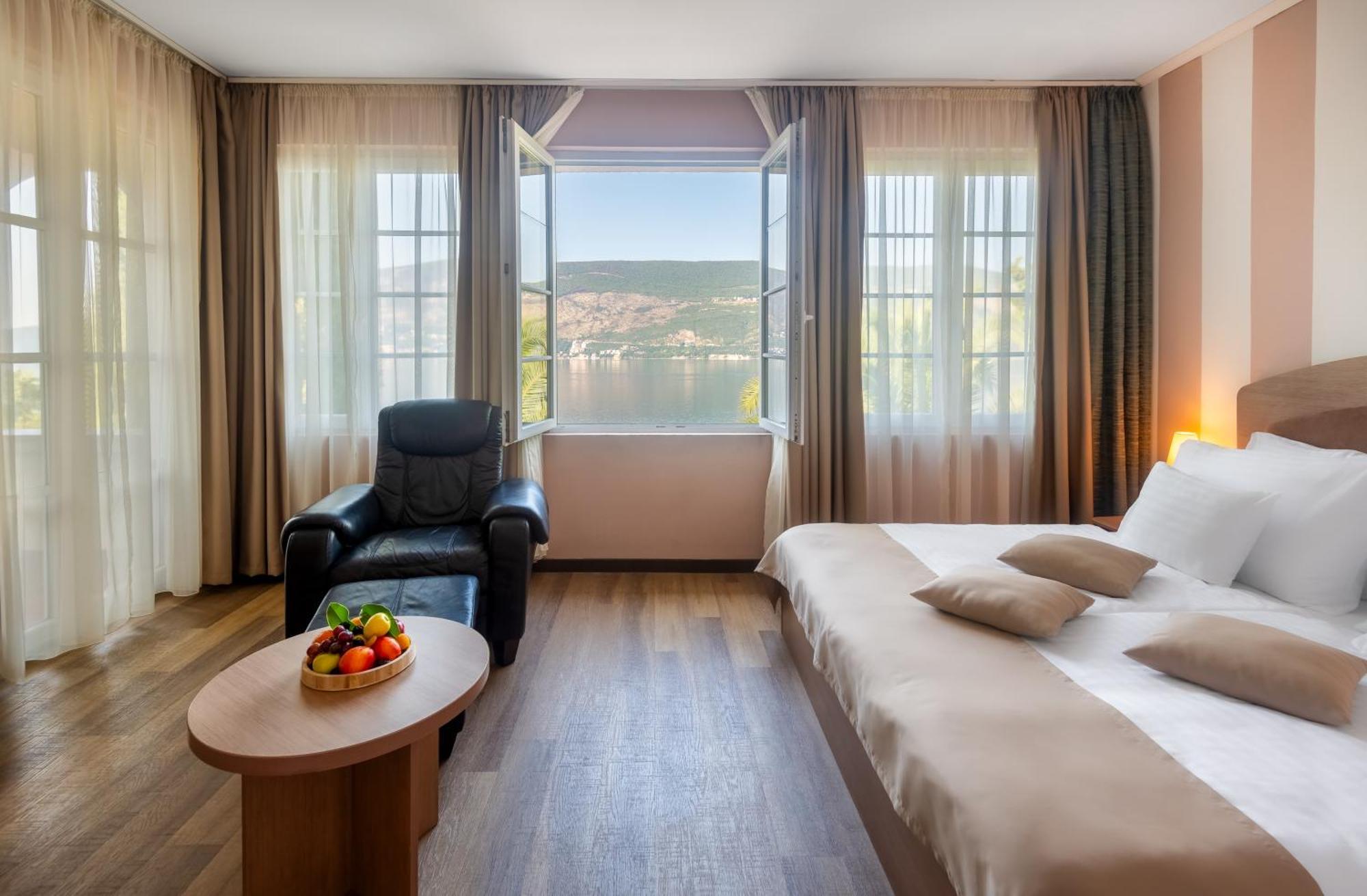 Hunguest Hotel Sun Resort Херцег-Нови Экстерьер фото